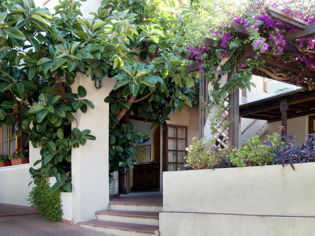 Hotel Corallo Pomonte Bagian luar foto