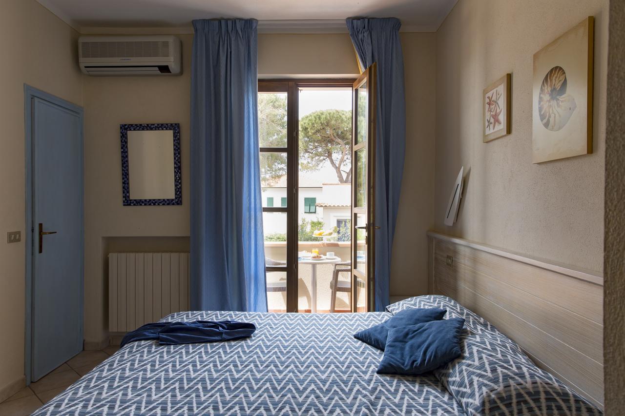 Hotel Corallo Pomonte Bagian luar foto