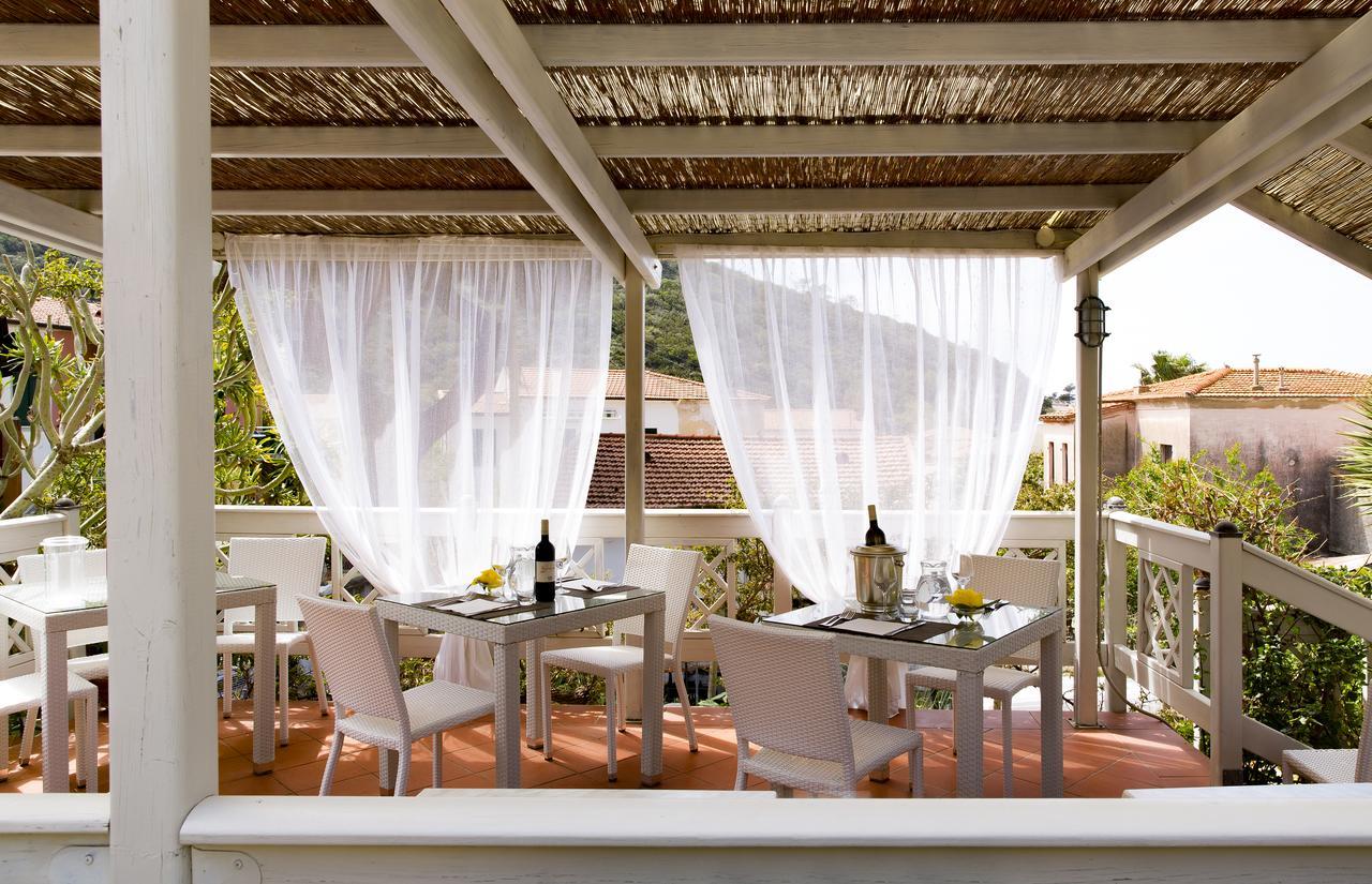 Hotel Corallo Pomonte Bagian luar foto