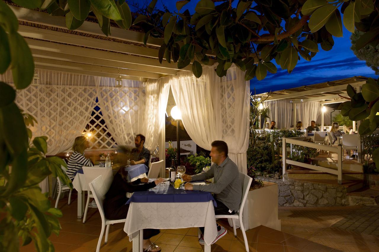 Hotel Corallo Pomonte Bagian luar foto
